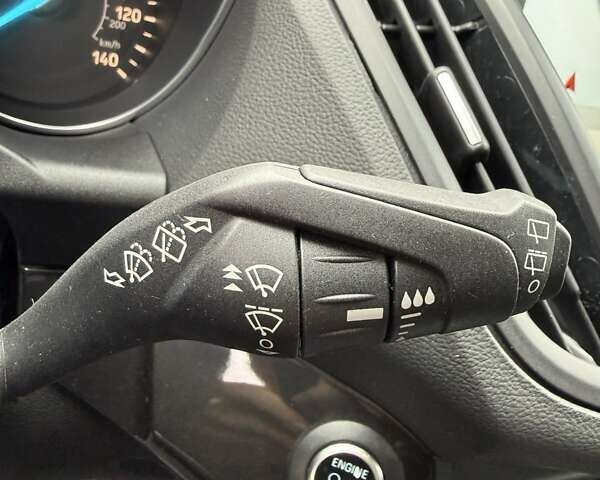 Серый Форд Эскейп, объемом двигателя 1.5 л и пробегом 150 тыс. км за 13500 $, фото 17 на Automoto.ua