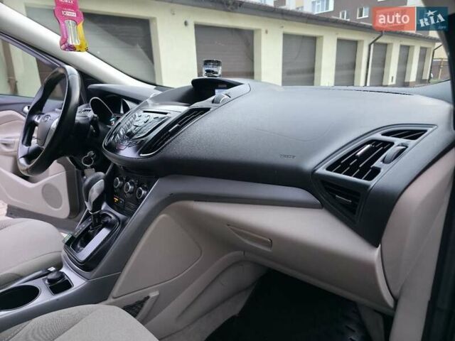 Форд Эскейп 2016 в Хмельницком на Automoto.ua Серый Форд Эскейп, объемом двигателя 2.5 л и пробегом 192 тыс. км за 9999 $, фото 32 на Automoto.ua