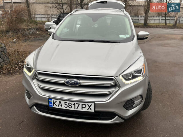 Серый Форд Эскейп, объемом двигателя 0 л и пробегом 140 тыс. км за 13300 $, фото 28 на Automoto.ua