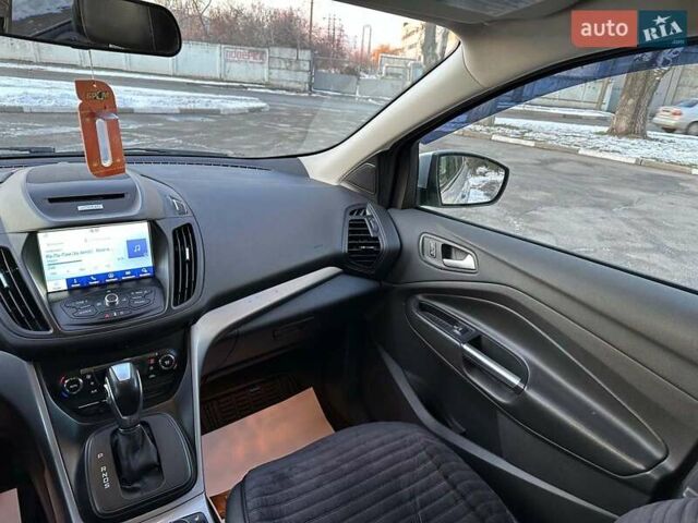 Серый Форд Эскейп, объемом двигателя 1.6 л и пробегом 167 тыс. км за 11990 $, фото 27 на Automoto.ua
