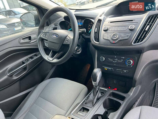 Форд Ескейп 2016 у Львові на Automoto.ua Сірий Форд Ескейп, об'ємом двигуна 2.5 л та пробігом 233 тис. км за 10990 $, фото 37 на Automoto.ua