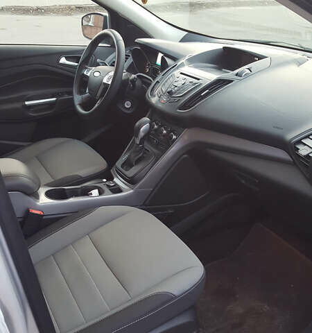 Серый Форд Эскейп, объемом двигателя 2.49 л и пробегом 145 тыс. км за 13300 $, фото 6 на Automoto.ua