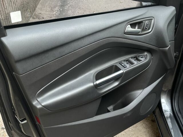 Сірий Форд Ескейп, об'ємом двигуна 1.5 л та пробігом 143 тис. км за 13000 $, фото 10 на Automoto.ua