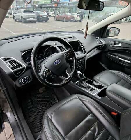 Серый Форд Эскейп, объемом двигателя 2 л и пробегом 236 тыс. км за 12850 $, фото 9 на Automoto.ua