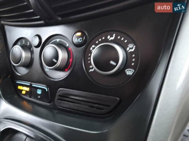 Форд Эскейп 2016 в Хмельницком на Automoto.ua Серый Форд Эскейп, объемом двигателя 2.5 л и пробегом 192 тыс. км за 9999 $, фото 20 на Automoto.ua