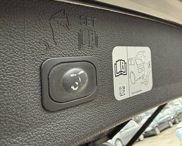 Серый Форд Эскейп, объемом двигателя 1.5 л и пробегом 150 тыс. км за 13500 $, фото 12 на Automoto.ua