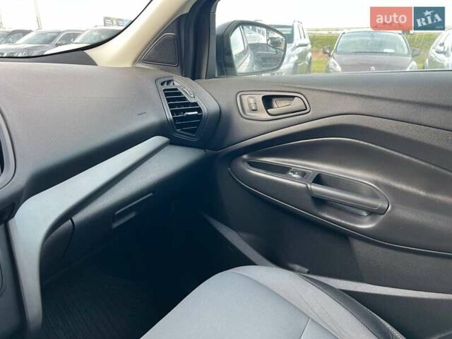 Форд Ескейп 2016 у Львові на Automoto.ua Сірий Форд Ескейп, об'ємом двигуна 2.5 л та пробігом 233 тис. км за 10990 $, фото 30 на Automoto.ua
