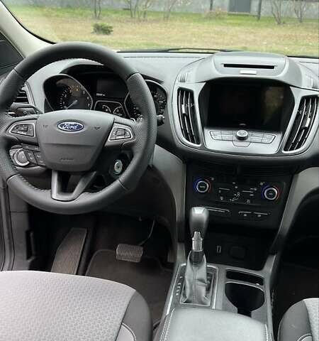 Сірий Форд Ескейп, об'ємом двигуна 2 л та пробігом 220 тис. км за 12700 $, фото 6 на Automoto.ua