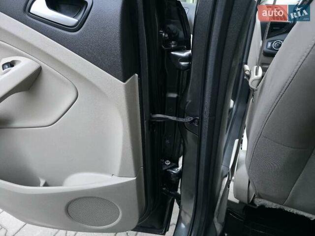 Форд Эскейп 2016 в Хмельницком на Automoto.ua Серый Форд Эскейп, объемом двигателя 2.5 л и пробегом 192 тыс. км за 9999 $, фото 46 на Automoto.ua