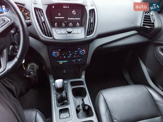 Серый Форд Эскейп, объемом двигателя 1.5 л и пробегом 136 тыс. км за 12900 $, фото 7 на Automoto.ua