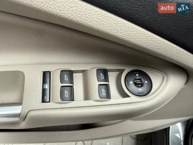 Форд Ескейп 2016 у Хмельницькому на Automoto.ua Сірий Форд Ескейп, об'ємом двигуна 1.6 л та пробігом 62 тис. км за 11800 $, фото 15 на Automoto.ua