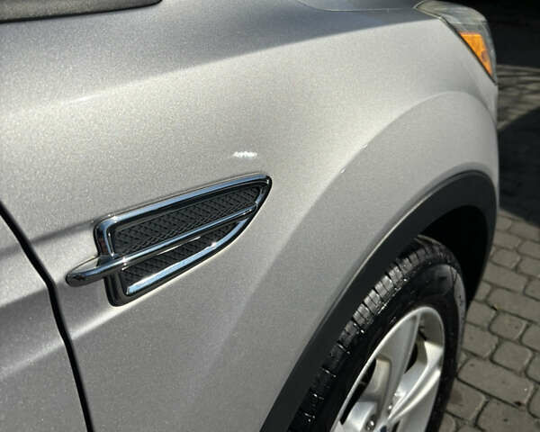 Серый Форд Эскейп, объемом двигателя 1.6 л и пробегом 262 тыс. км за 12000 $, фото 9 на Automoto.ua