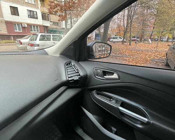 Серый Форд Эскейп, объемом двигателя 1.5 л и пробегом 143 тыс. км за 13000 $, фото 26 на Automoto.ua