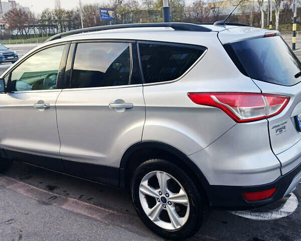 Серый Форд Эскейп, объемом двигателя 2 л и пробегом 132 тыс. км за 11500 $, фото 3 на Automoto.ua