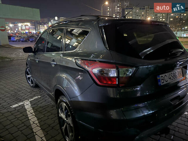 Серый Форд Эскейп, объемом двигателя 2 л и пробегом 165 тыс. км за 13400 $, фото 4 на Automoto.ua