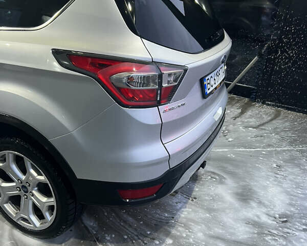 Серый Форд Эскейп, объемом двигателя 2 л и пробегом 113 тыс. км за 16500 $, фото 11 на Automoto.ua