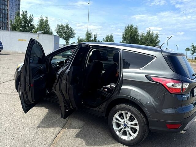 Форд Эскейп 2016 в Черкассах на Automoto.ua Серый Форд Эскейп, объемом двигателя 2 л и пробегом 161 тыс. км за 14500 $, фото 3 на Automoto.ua