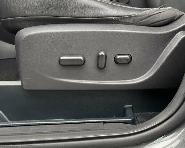 Сірий Форд Ескейп, об'ємом двигуна 2 л та пробігом 211 тис. км за 9300 $, фото 10 на Automoto.ua