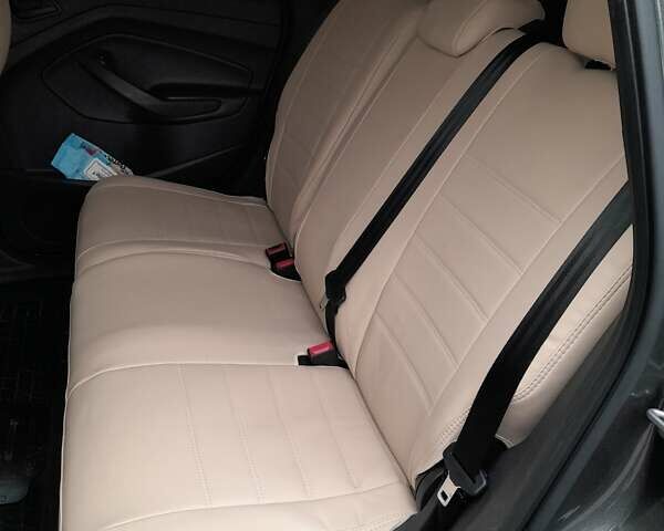 Серый Форд Эскейп, объемом двигателя 2.5 л и пробегом 165 тыс. км за 11000 $, фото 9 на Automoto.ua