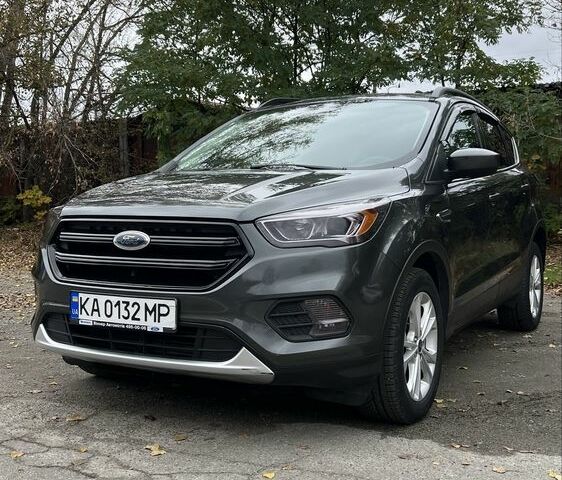 Серый Форд Эскейп, объемом двигателя 2 л и пробегом 220 тыс. км за 12700 $, фото 5 на Automoto.ua