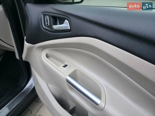 Форд Эскейп 2016 в Хмельницком на Automoto.ua Серый Форд Эскейп, объемом двигателя 2.5 л и пробегом 192 тыс. км за 9999 $, фото 37 на Automoto.ua
