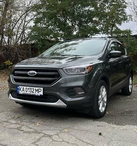 Сірий Форд Ескейп, об'ємом двигуна 2 л та пробігом 220 тис. км за 12700 $, фото 4 на Automoto.ua