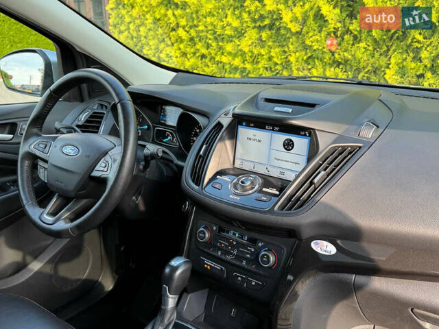 Серый Форд Эскейп, объемом двигателя 2 л и пробегом 114 тыс. км за 14500 $, фото 29 на Automoto.ua