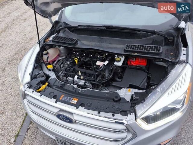 Серый Форд Эскейп, объемом двигателя 1.5 л и пробегом 136 тыс. км за 12900 $, фото 12 на Automoto.ua