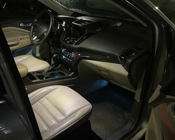 Серый Форд Эскейп, объемом двигателя 2 л и пробегом 113 тыс. км за 16500 $, фото 38 на Automoto.ua