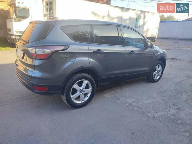 Серый Форд Эскейп, объемом двигателя 2.5 л и пробегом 290 тыс. км за 11500 $, фото 1 на Automoto.ua
