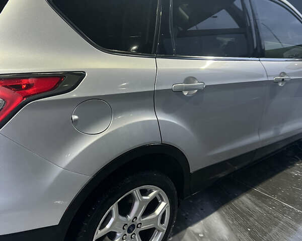 Серый Форд Эскейп, объемом двигателя 2 л и пробегом 113 тыс. км за 16500 $, фото 18 на Automoto.ua