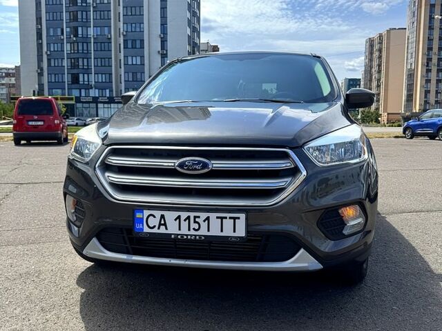 Форд Эскейп 2016 в Черкассах на Automoto.ua Серый Форд Эскейп, объемом двигателя 2 л и пробегом 161 тыс. км за 14500 $, фото 2 на Automoto.ua