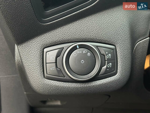 Серый Форд Эскейп, объемом двигателя 1.5 л и пробегом 102 тыс. км за 11500 $, фото 32 на Automoto.ua