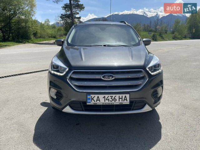 Серый Форд Эскейп, объемом двигателя 2 л и пробегом 154 тыс. км за 13400 $, фото 2 на Automoto.ua
