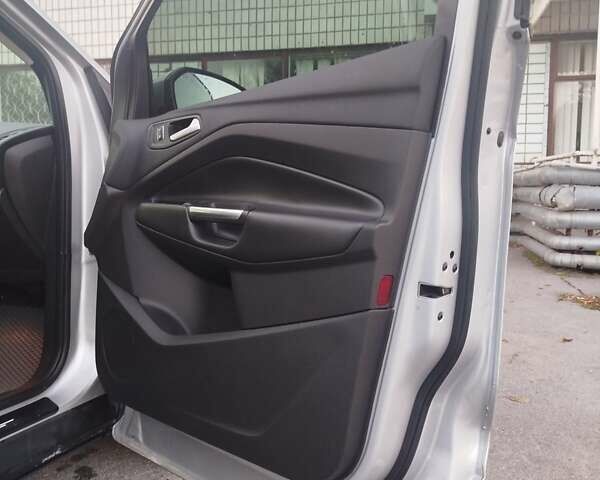 Форд Эскейп 2017 в Немирове на Automoto.ua Серый Форд Эскейп, объемом двигателя 1.5 л и пробегом 118 тыс. км за 14000 $, фото 15 на Automoto.ua