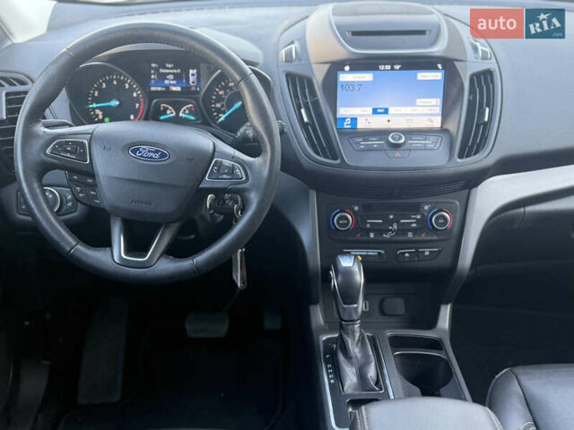 Серый Форд Эскейп, объемом двигателя 1.5 л и пробегом 203 тыс. км за 11500 $, фото 7 на Automoto.ua