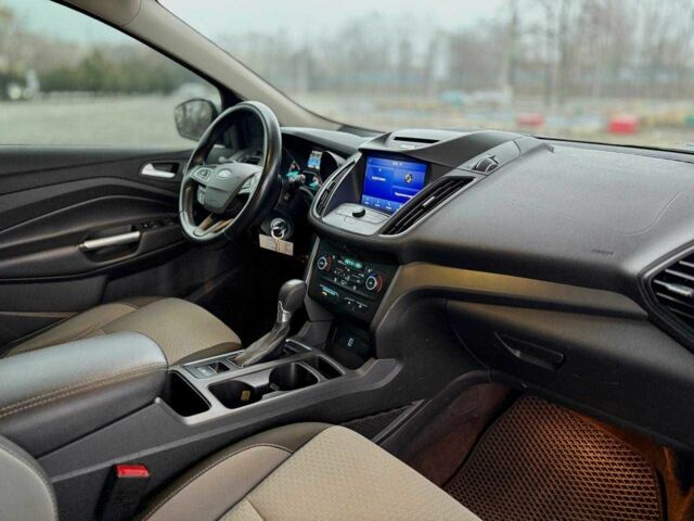 Серый Форд Эскейп, объемом двигателя 1.5 л и пробегом 193 тыс. км за 10999 $, фото 13 на Automoto.ua