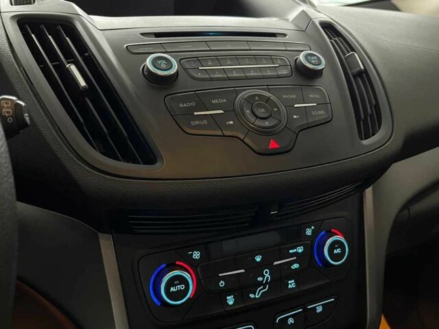 Серый Форд Эскейп, объемом двигателя 1.5 л и пробегом 130 тыс. км за 12650 $, фото 15 на Automoto.ua