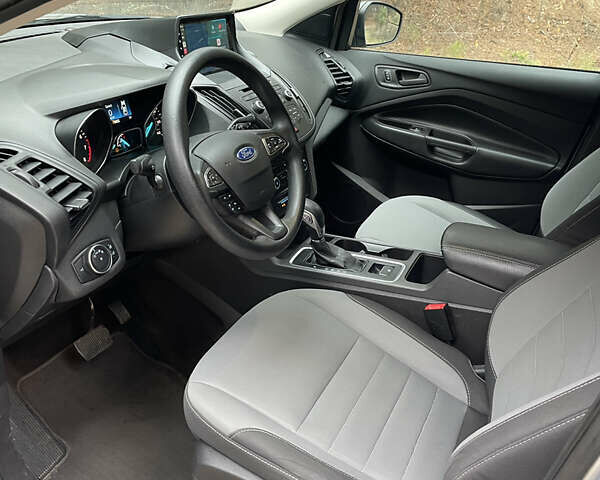 Серый Форд Эскейп, объемом двигателя 2.5 л и пробегом 141 тыс. км за 12500 $, фото 11 на Automoto.ua