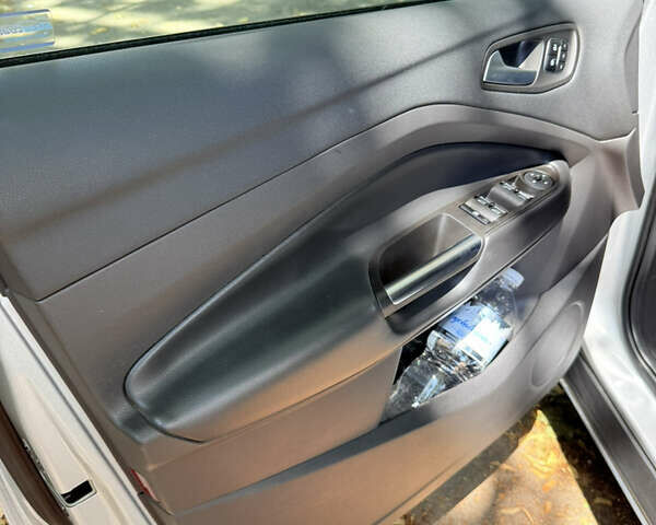 Серый Форд Эскейп, объемом двигателя 2 л и пробегом 84 тыс. км за 17000 $, фото 9 на Automoto.ua