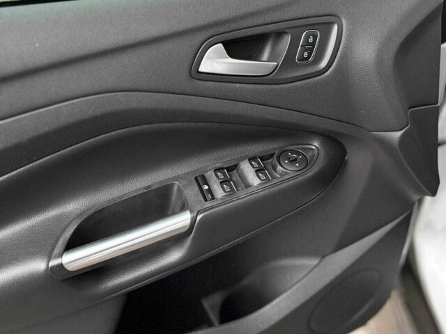 Серый Форд Эскейп, объемом двигателя 1.5 л и пробегом 193 тыс. км за 10999 $, фото 18 на Automoto.ua