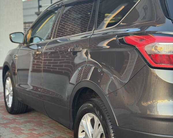 Сірий Форд Ескейп, об'ємом двигуна 1.5 л та пробігом 120 тис. км за 14500 $, фото 3 на Automoto.ua