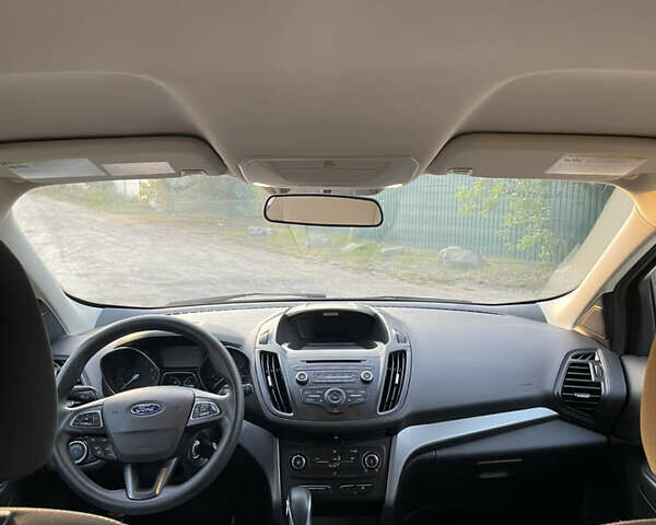 Форд Эскейп 2017 в Кременчуге на Automoto.ua Серый Форд Эскейп, объемом двигателя 2.5 л и пробегом 141 тыс. км за 12600 $, фото 12 на Automoto.ua