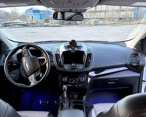 Сірий Форд Ескейп, об'ємом двигуна 1.5 л та пробігом 136 тис. км за 13200 $, фото 11 на Automoto.ua