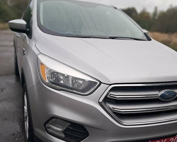 Серый Форд Эскейп, объемом двигателя 1.5 л и пробегом 130 тыс. км за 12500 $, фото 4 на Automoto.ua