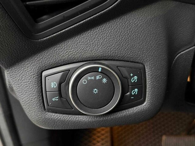 Серый Форд Эскейп, объемом двигателя 1.5 л и пробегом 193 тыс. км за 10999 $, фото 20 на Automoto.ua