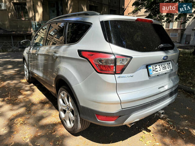 Серый Форд Эскейп, объемом двигателя 2 л и пробегом 84 тыс. км за 17000 $, фото 4 на Automoto.ua