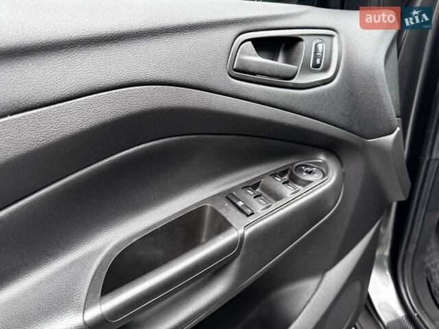 Серый Форд Эскейп, объемом двигателя 2.49 л и пробегом 139 тыс. км за 13500 $, фото 13 на Automoto.ua