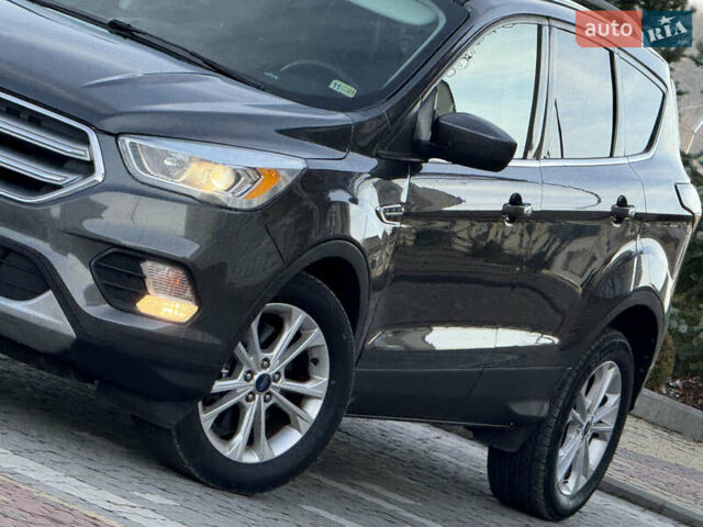 Серый Форд Эскейп, объемом двигателя 1.5 л и пробегом 176 тыс. км за 11999 $, фото 19 на Automoto.ua
