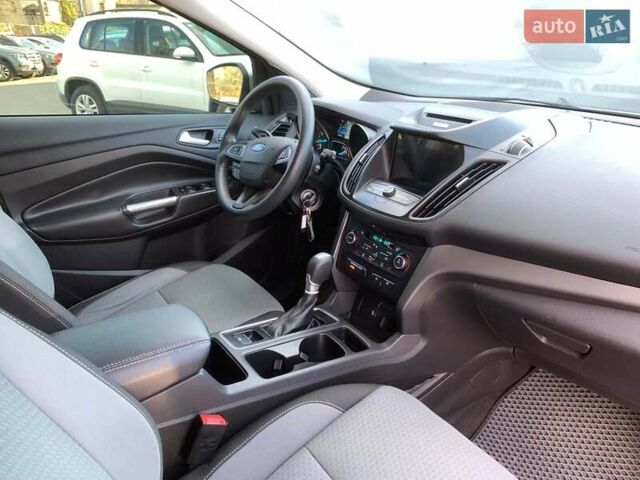 Серый Форд Эскейп, объемом двигателя 1.5 л и пробегом 118 тыс. км за 14690 $, фото 25 на Automoto.ua